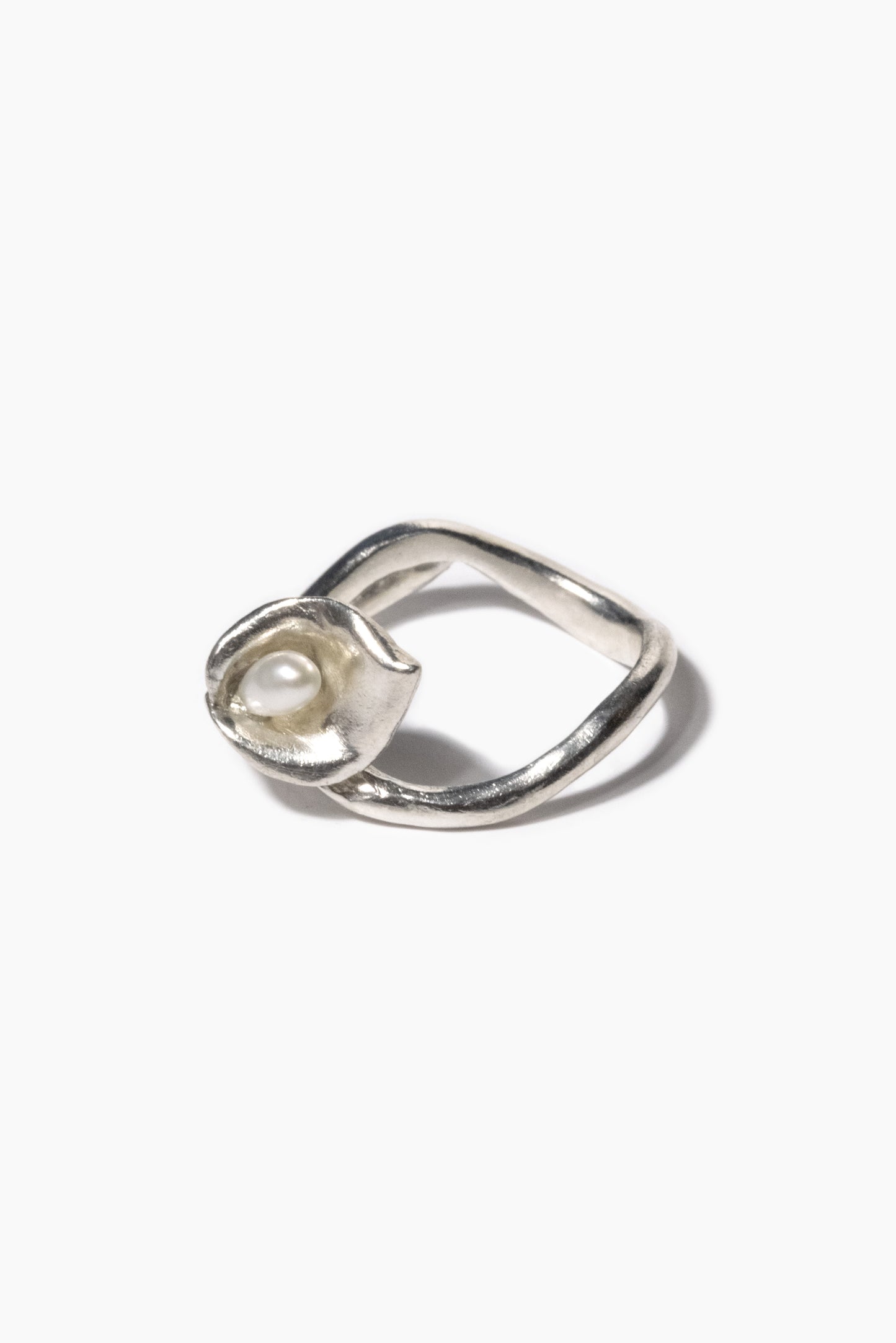 andre-jewelry-calla-lily-pearl-ring