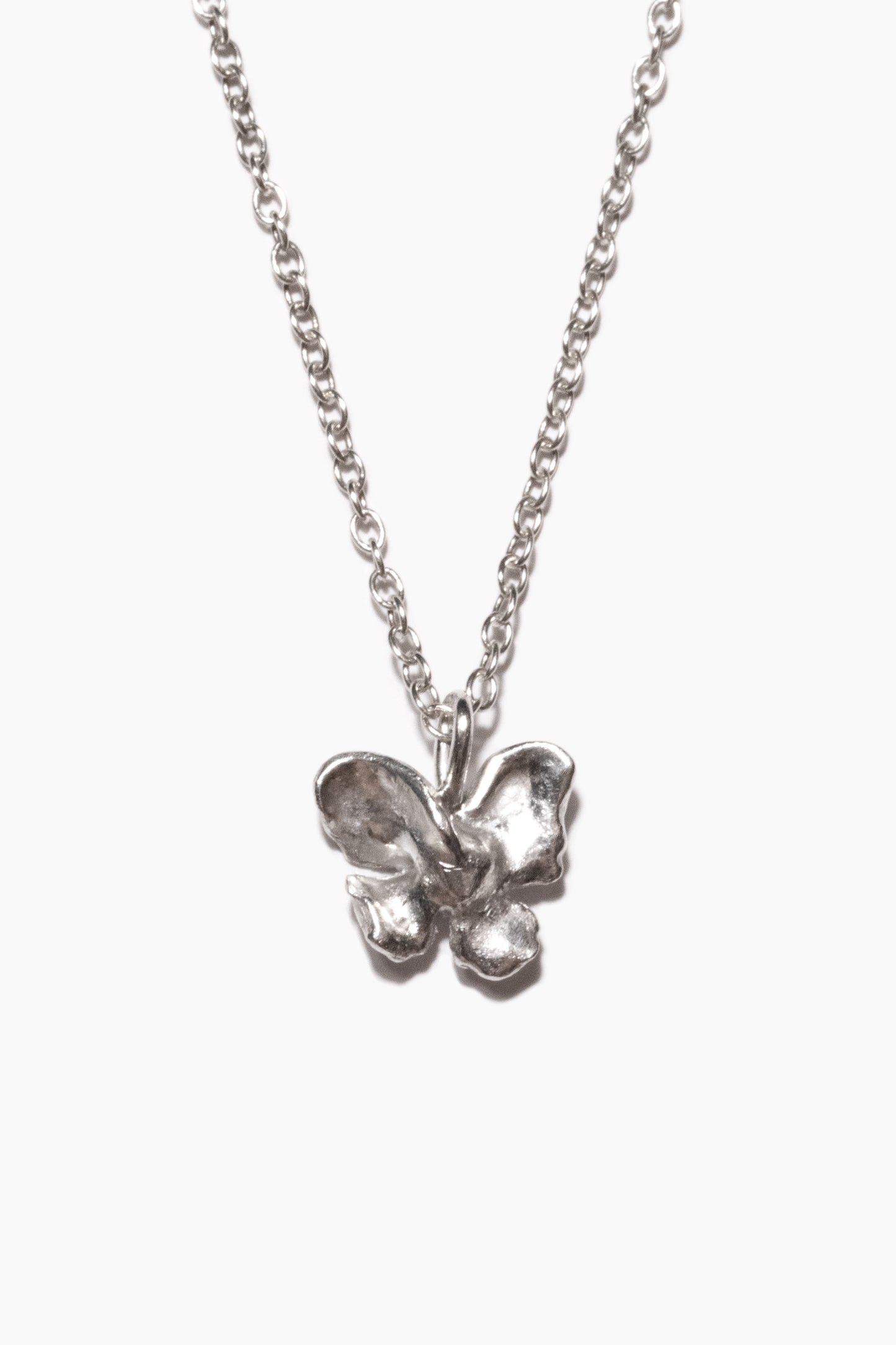 andre-jewelry-dancing-butterfly-necklace-silver
