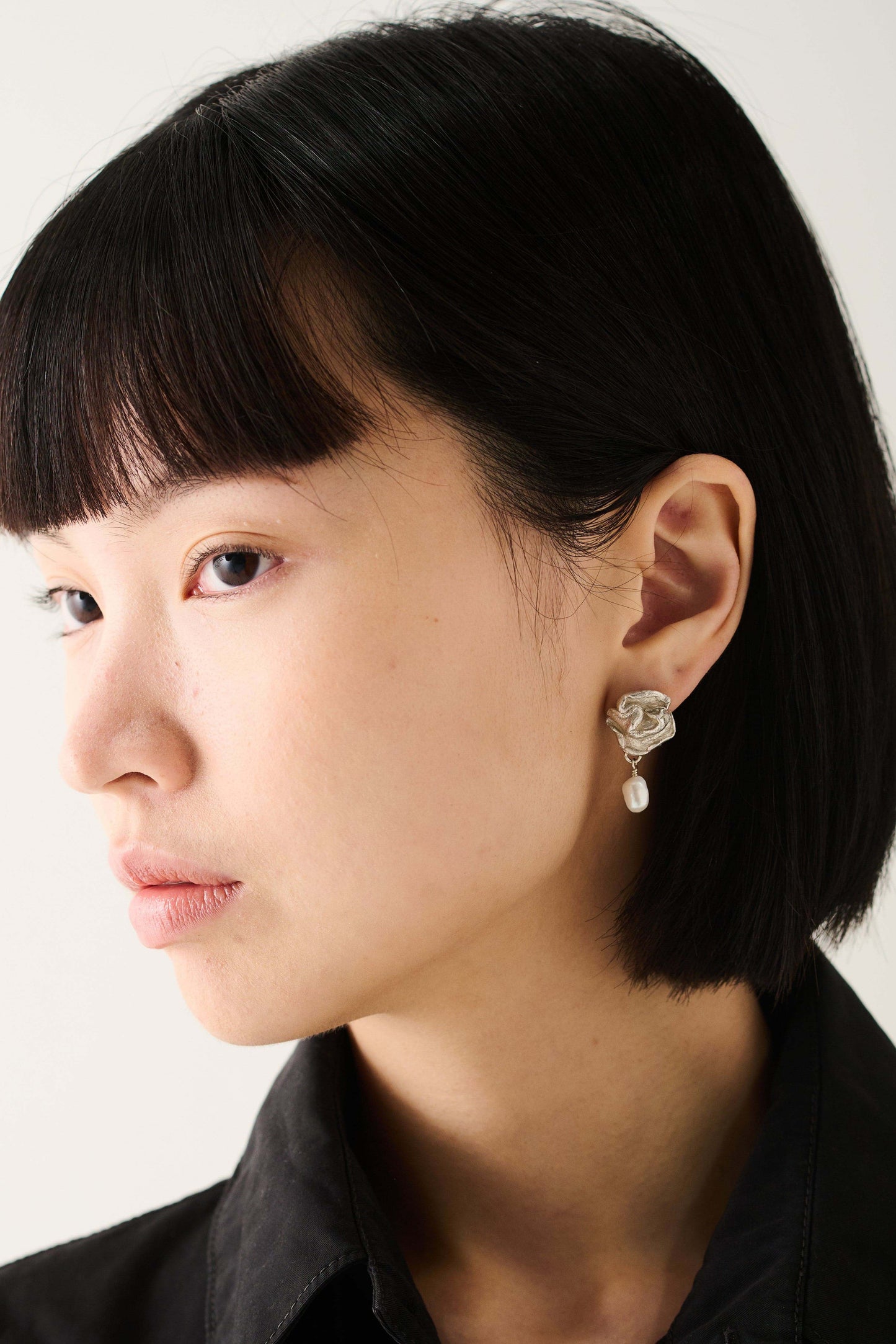 essence-of-love-rose-pearl-earrings-silver-andre-jewelry