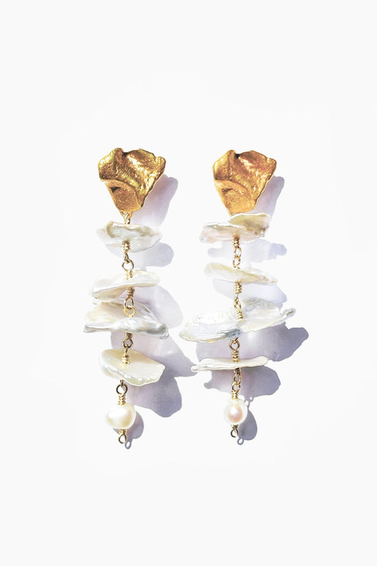 where-the-wind-goes-pearl-earrings-andre-jewelry
