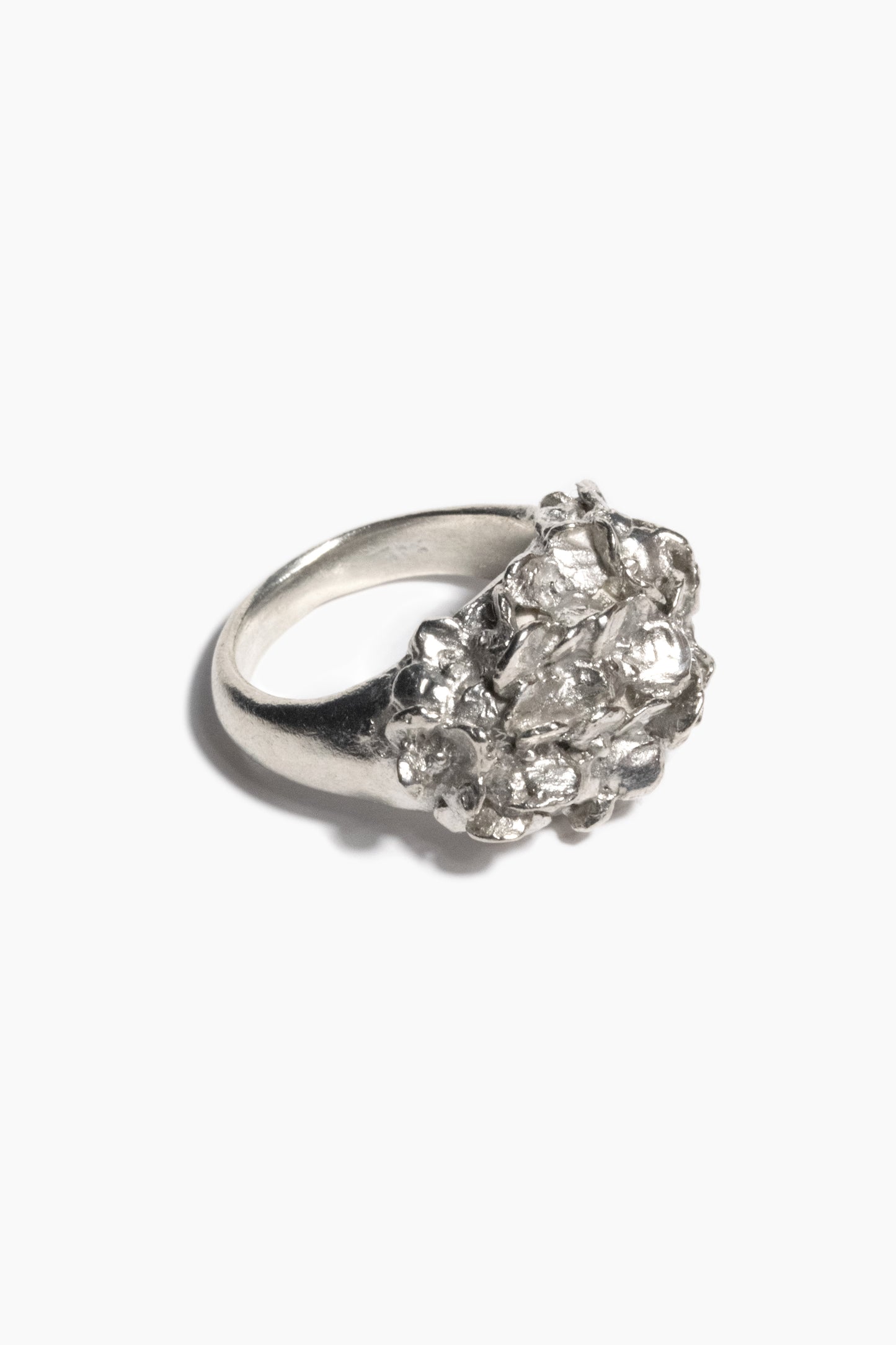 andre-jewelry-whispers-of-ajisai-ring