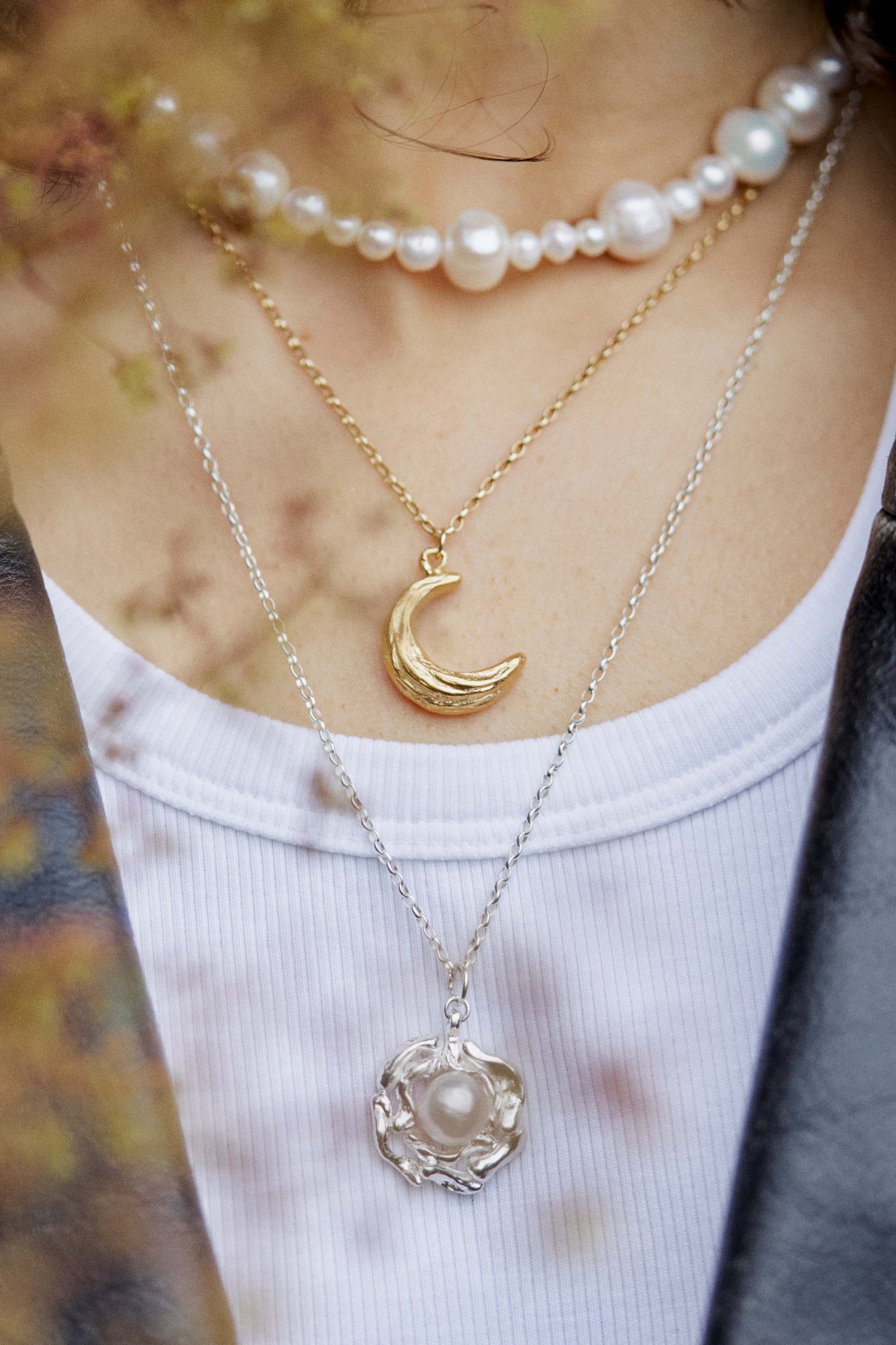 the-flaming-moon-necklace-andre-jewelry