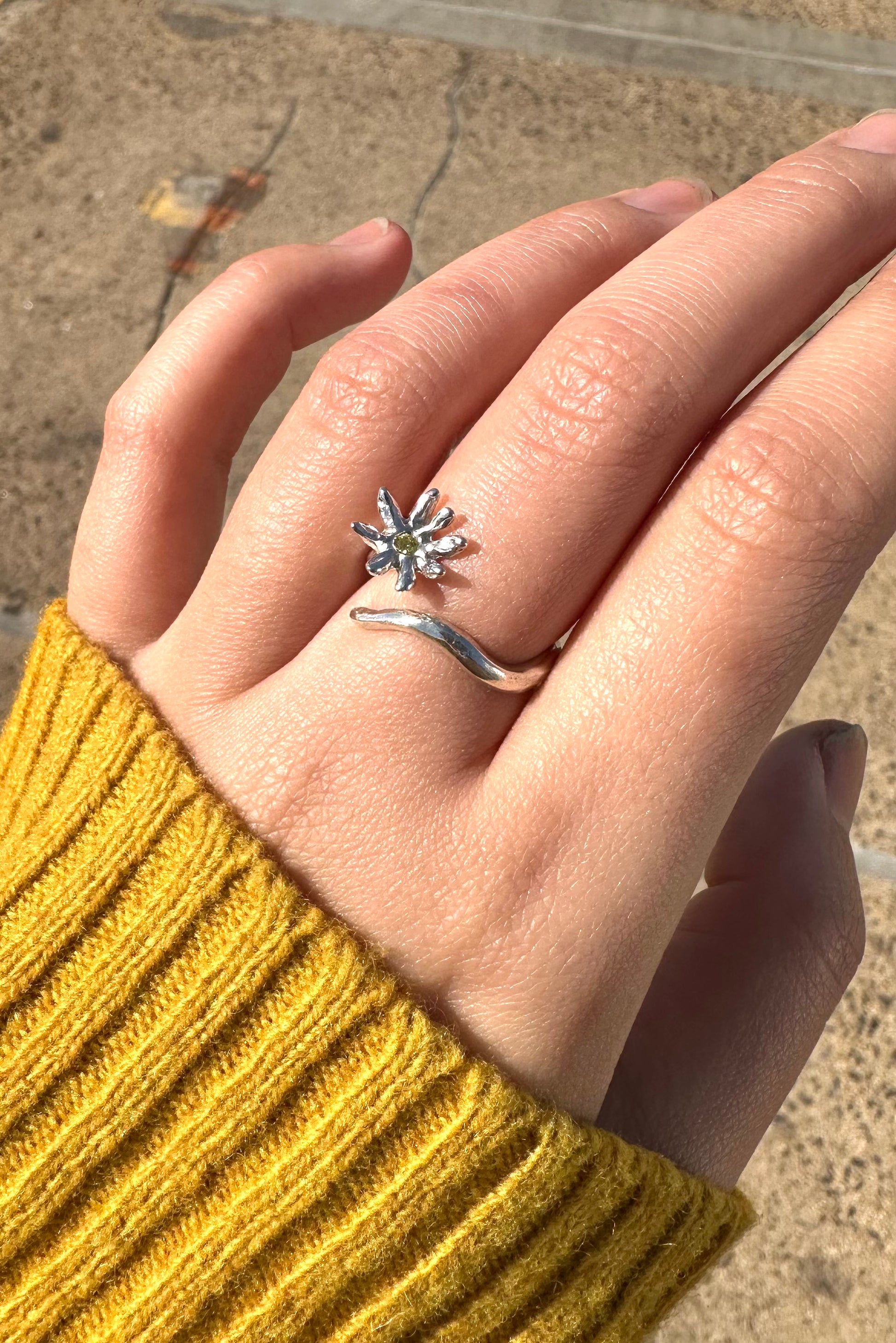daisy-diamond-ring-andre-jewelry