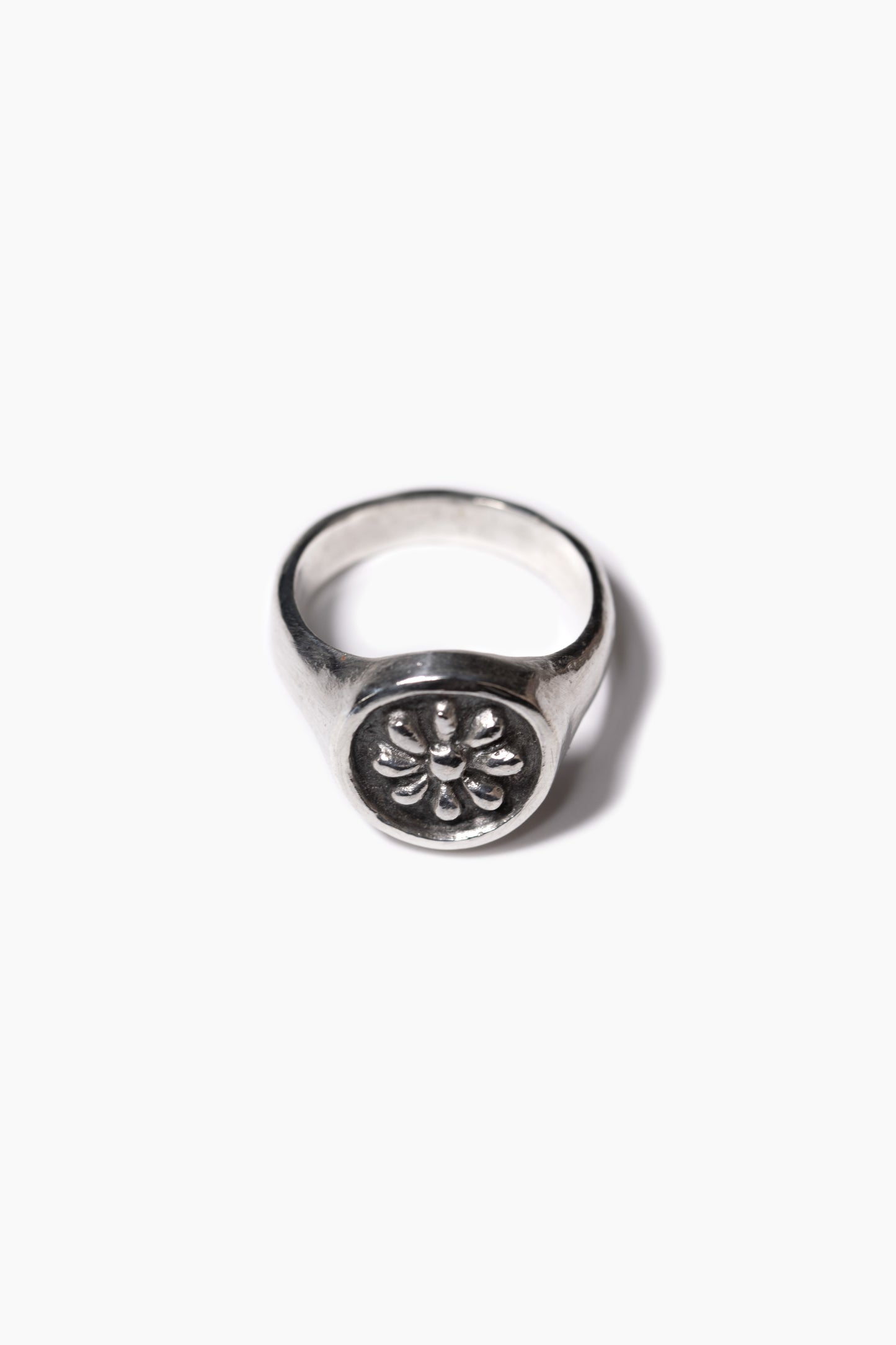 Daisy Signet Ring