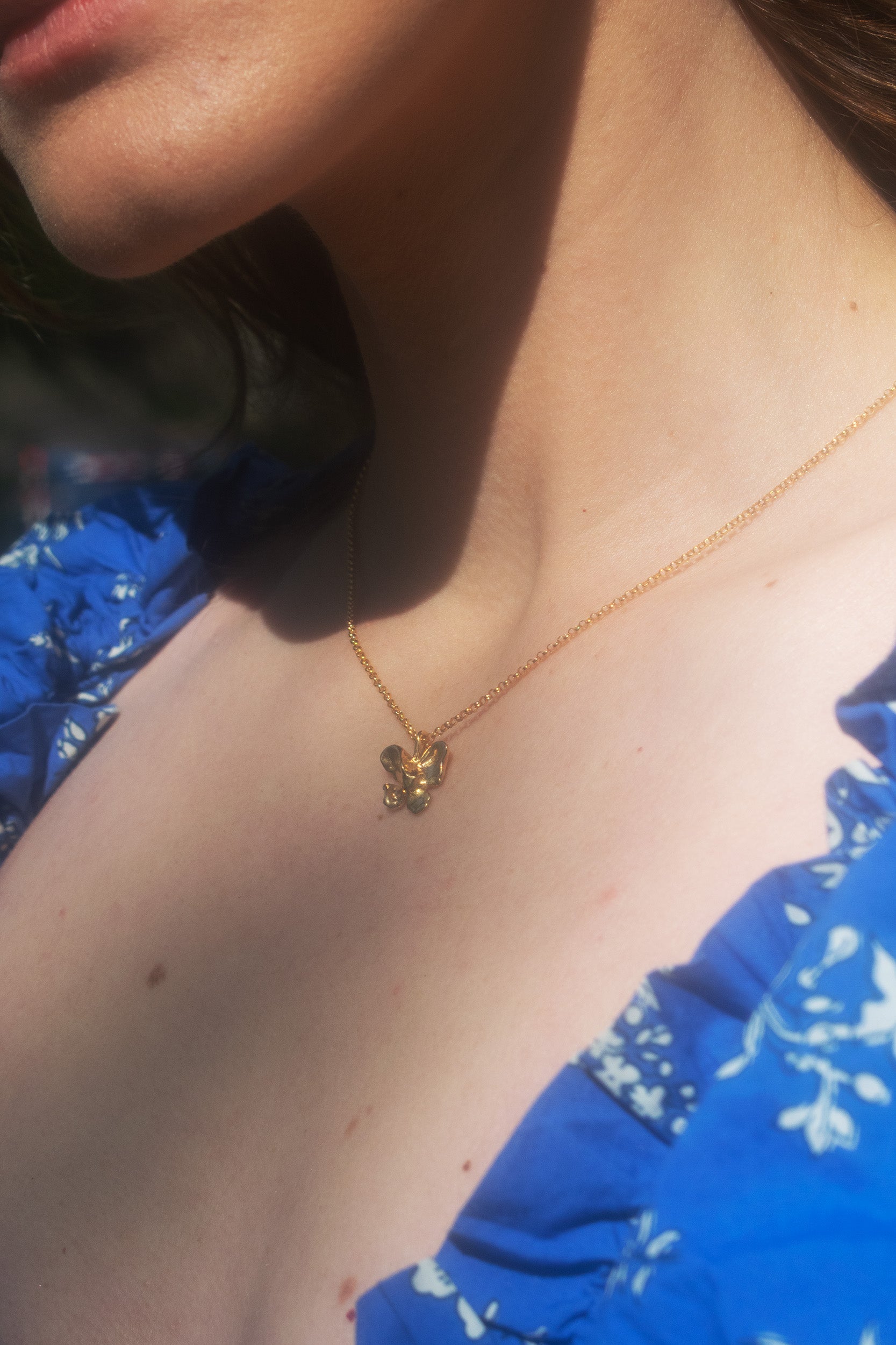 andre-jewelry-dancing-butterfly-necklace-gold