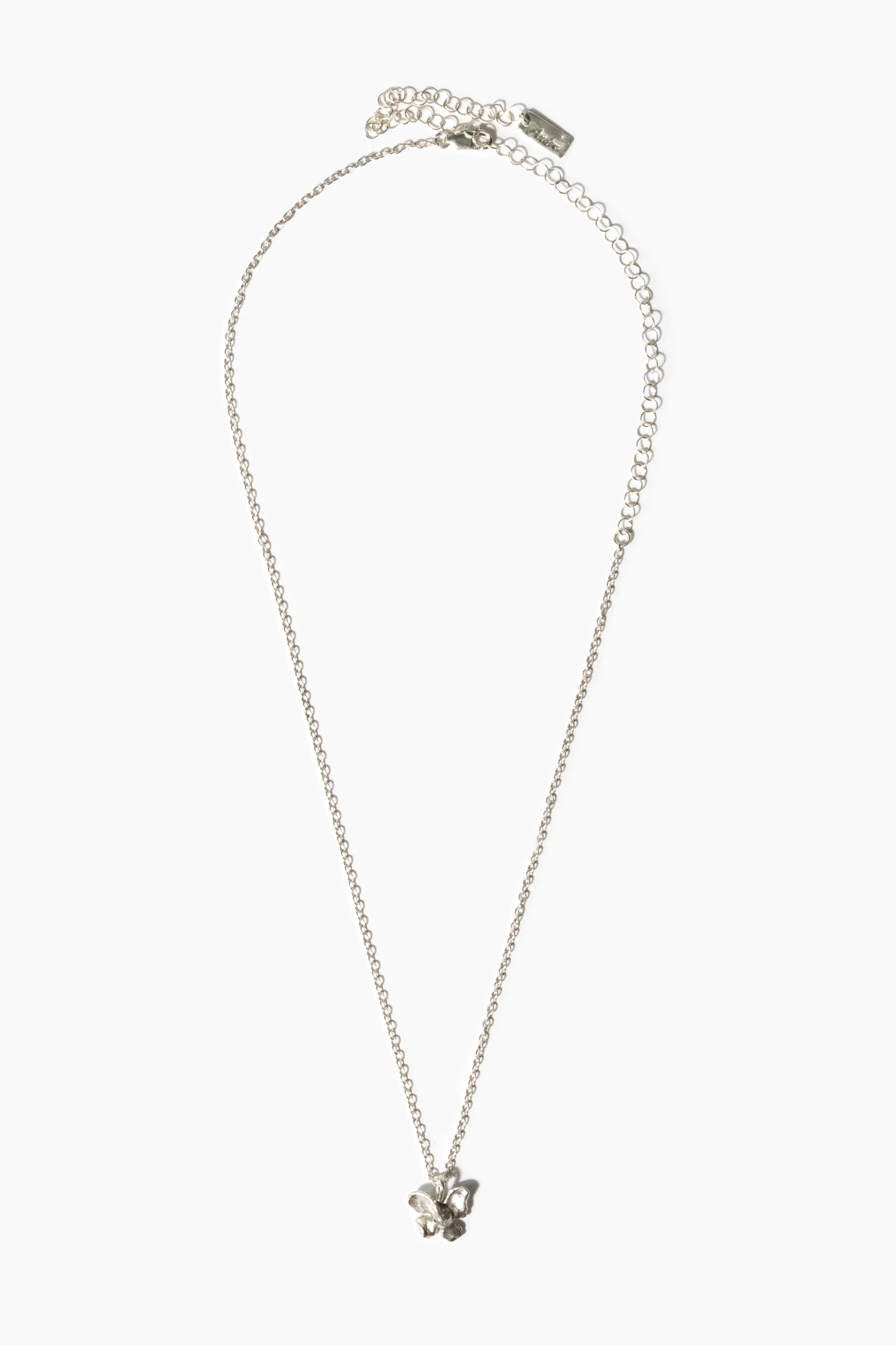 andre-jewelry-dancing-butterfly-necklace-silver