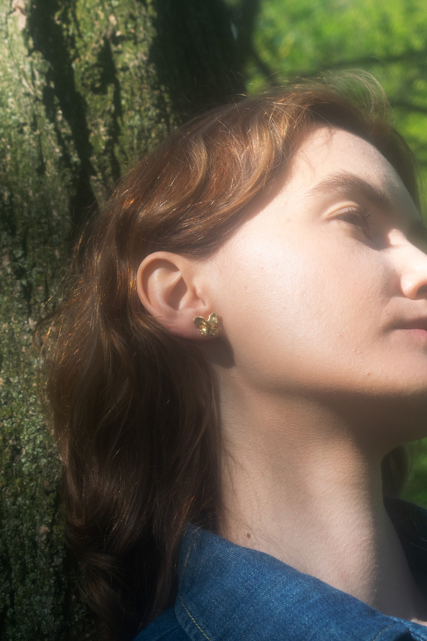 andre-jewelry-dancing-butterfly-stud-earrings-gold