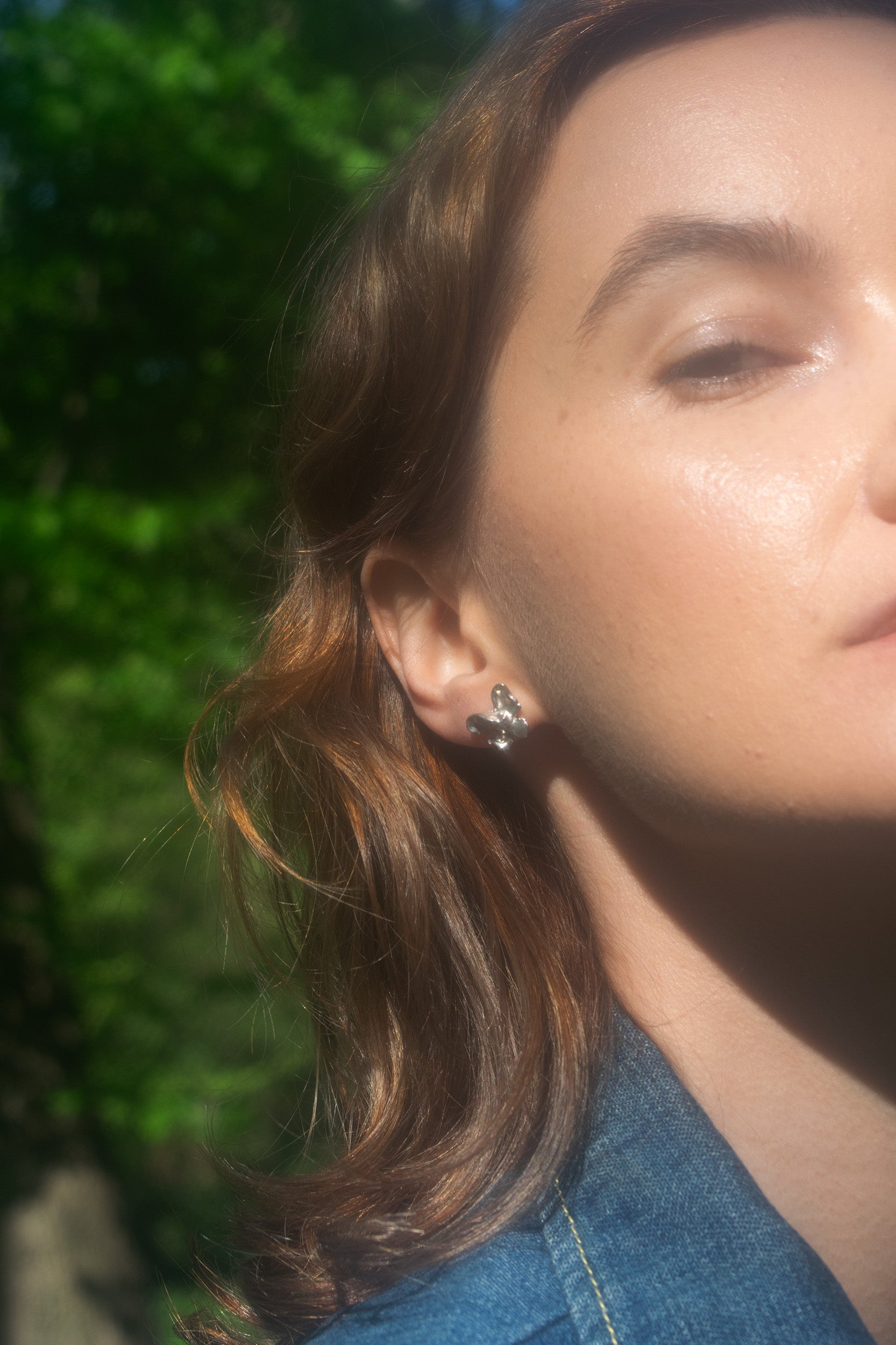 andre-jewelry-dancing-butterfly-stud-earrings-silver