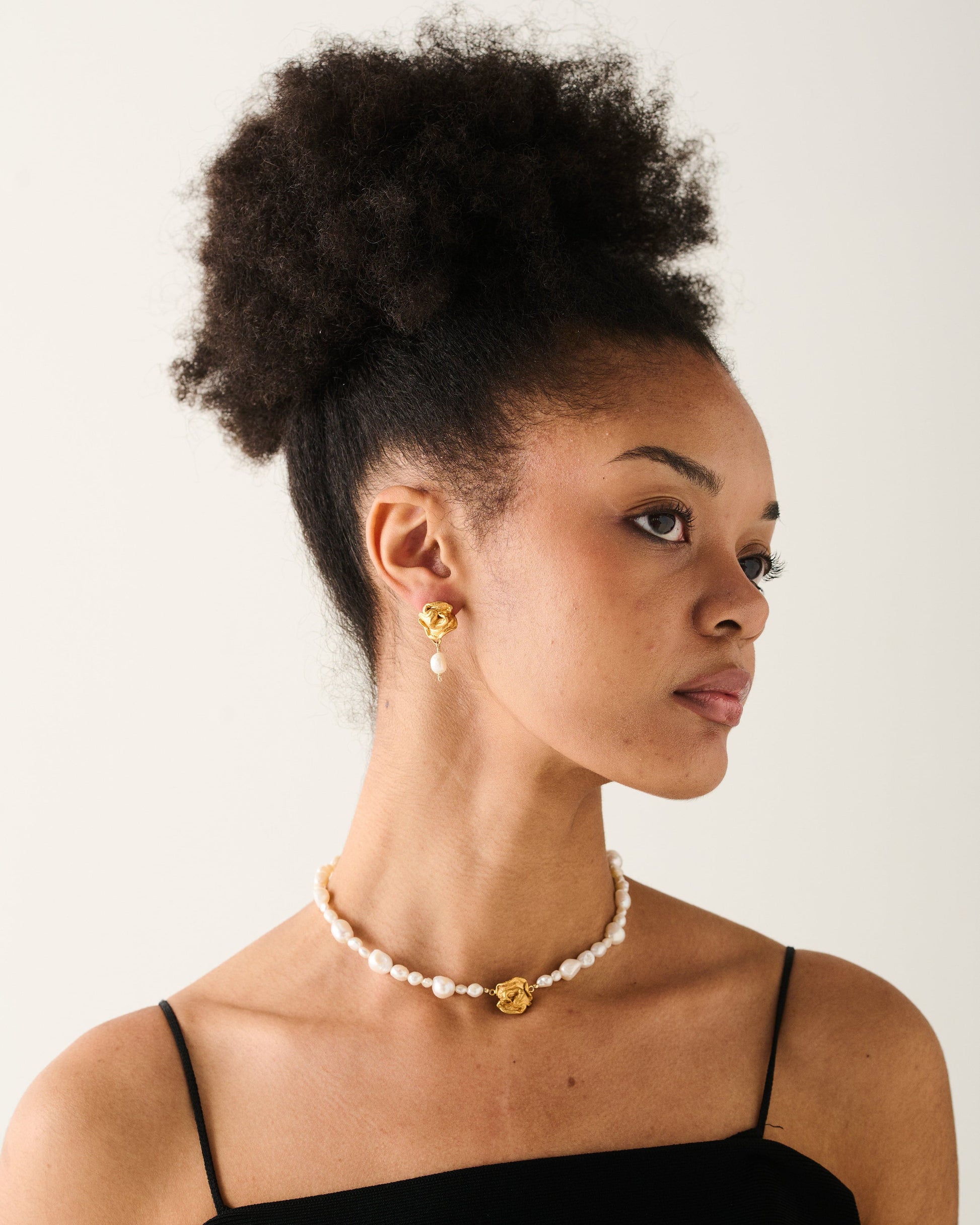 essence-of-love-pearl-choker-andre-jewelry