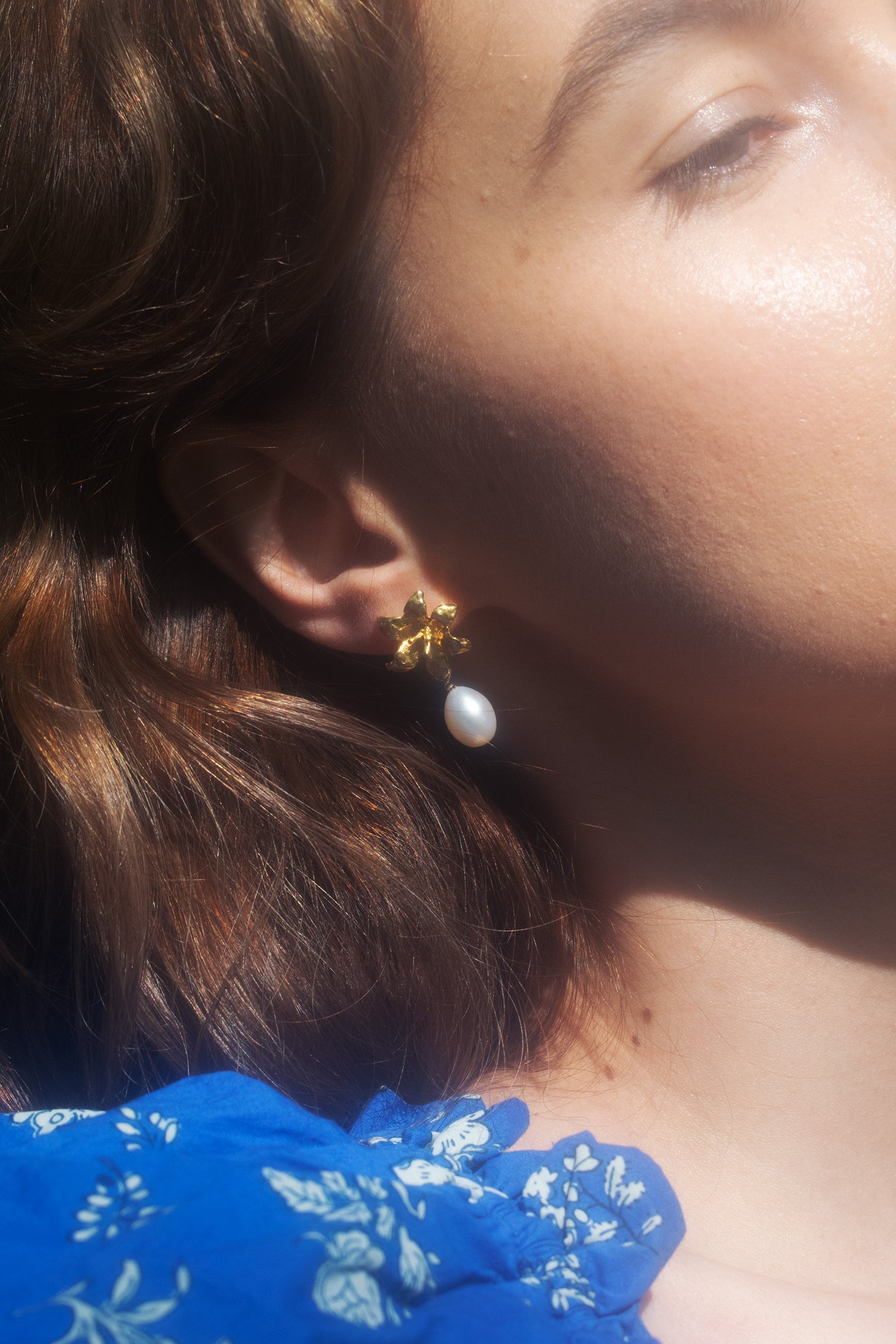 andre-jewelry-lily-pearl-earrings-gold