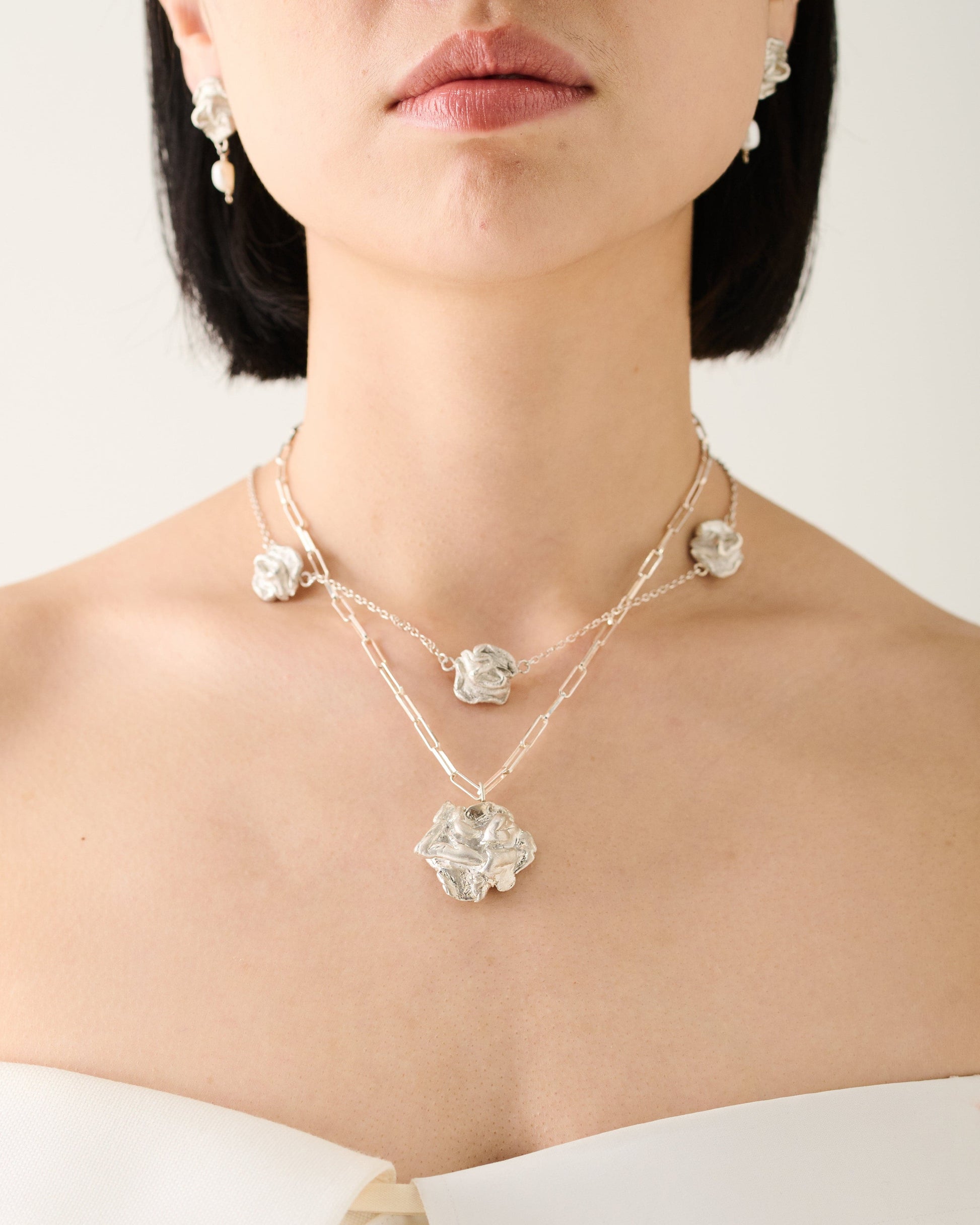 statement-of-love-rose-necklace-silver-andre-jewelry