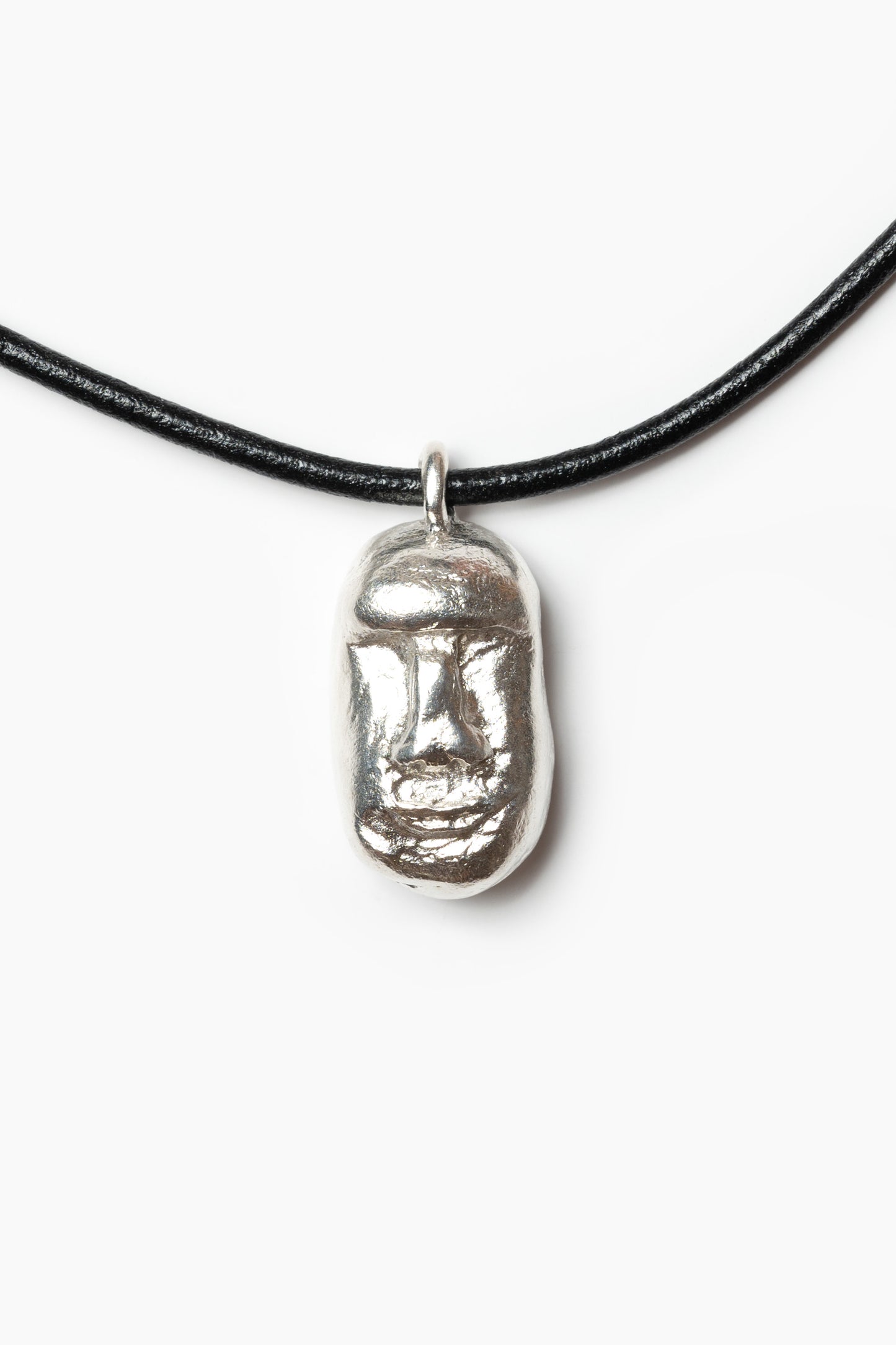 the-moai-smile-leather-choker-andre-jewelry