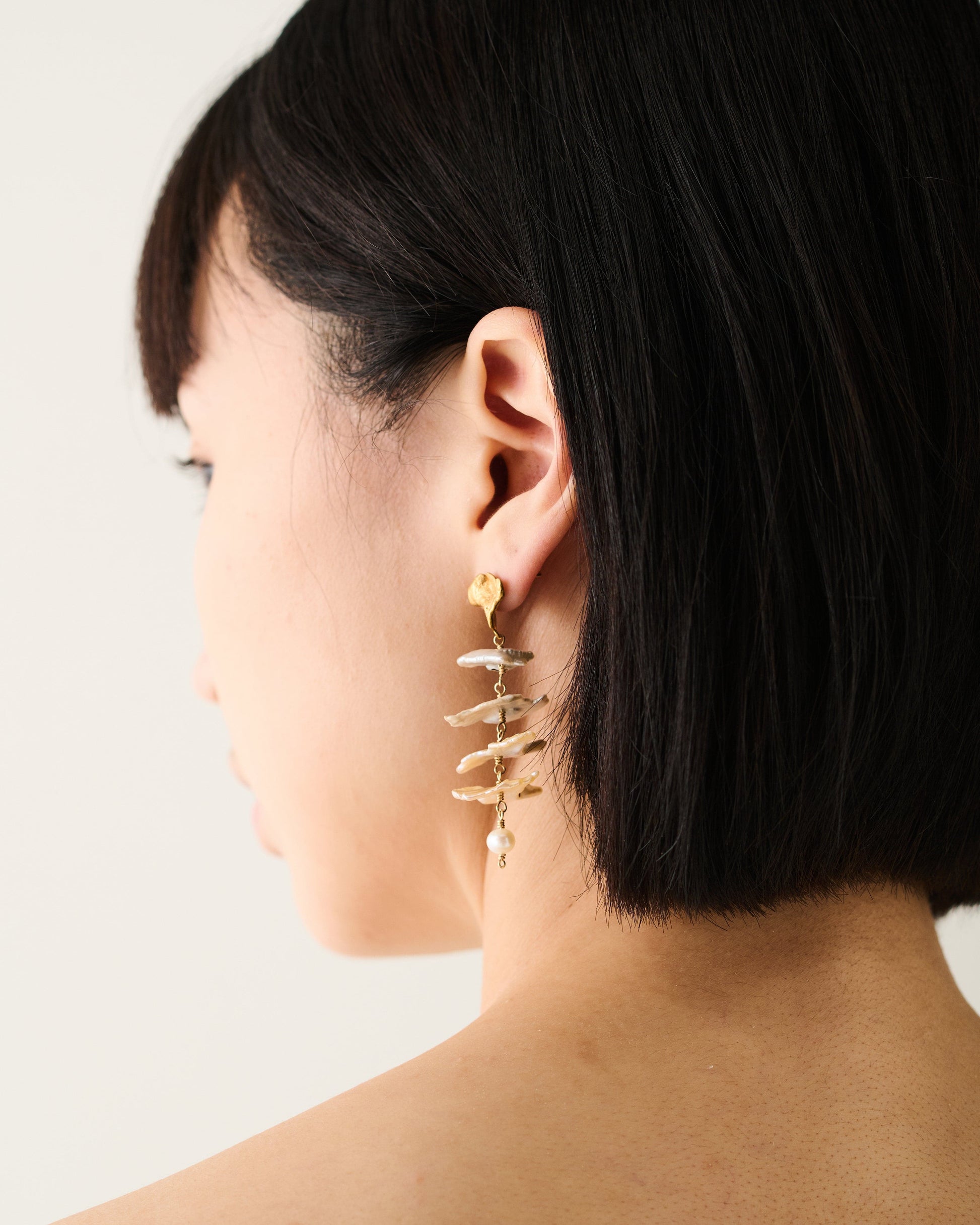 where-the-wind-goes-pearl-earrings-gold-andre-jewelry