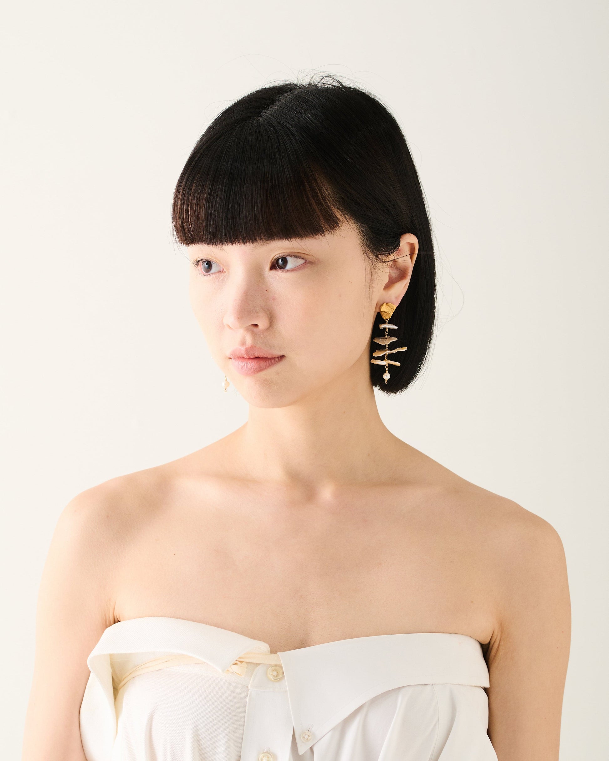 where-the-wind-goes-pearl-earrings-gold-andre-jewelry